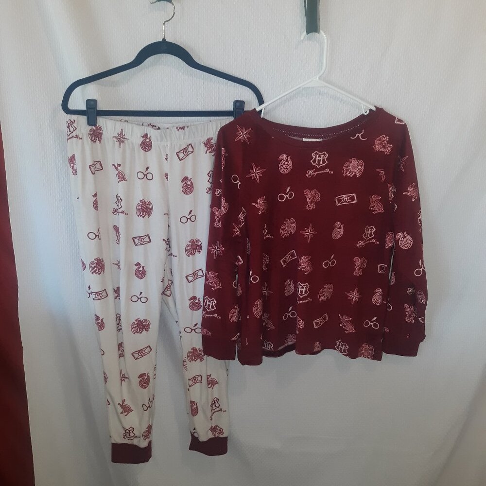 Harry Potter Wizarding World Sleepwear Pajamas 2 peice set - Womans